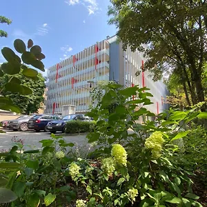 https://premier-suites.hotelswroclaw.com